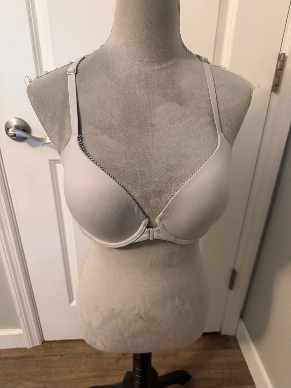 Victoria's Secret Front-CloseLined Demi Light Blue Bra, Sz 38C